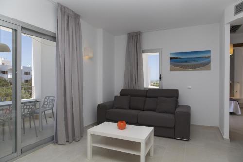 Apartamentos Proa - Emar Hotels Only Adults Es Pujols Ngoại thất bức ảnh