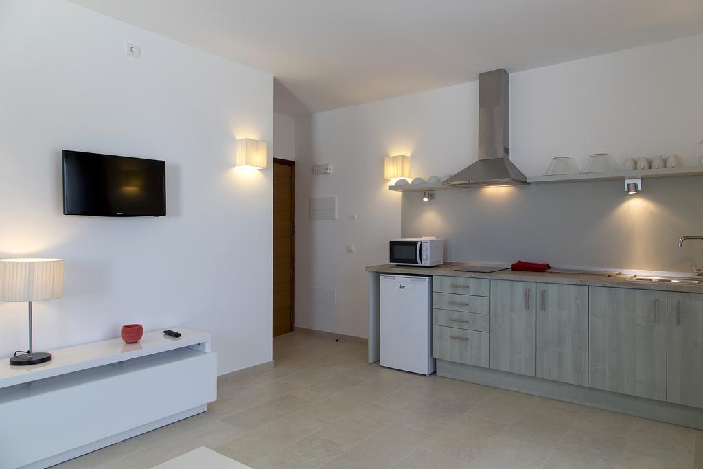 Apartamentos Proa - Emar Hotels Only Adults Es Pujols Ngoại thất bức ảnh