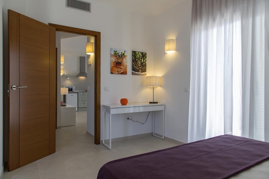 Apartamentos Proa - Emar Hotels Only Adults Es Pujols Phòng bức ảnh