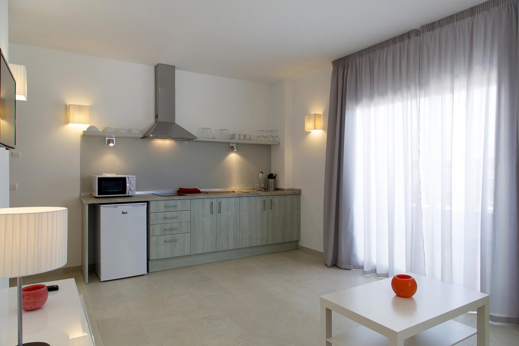 Apartamentos Proa - Emar Hotels Only Adults Es Pujols Phòng bức ảnh