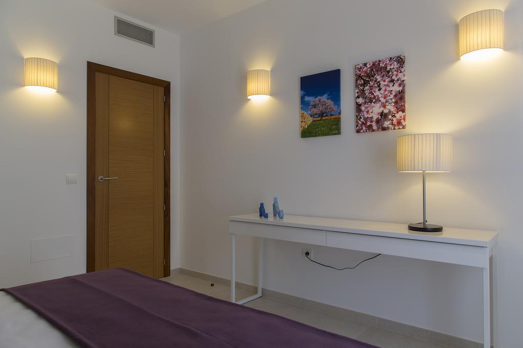 Apartamentos Proa - Emar Hotels Only Adults Es Pujols Ngoại thất bức ảnh