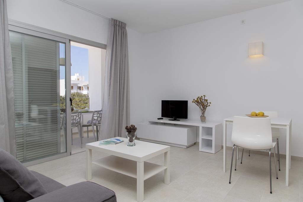 Apartamentos Proa - Emar Hotels Only Adults Es Pujols Ngoại thất bức ảnh