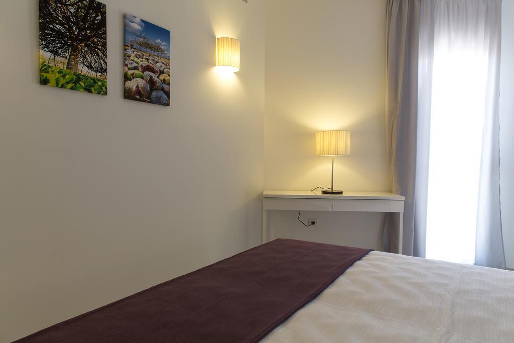 Apartamentos Proa - Emar Hotels Only Adults Es Pujols Ngoại thất bức ảnh
