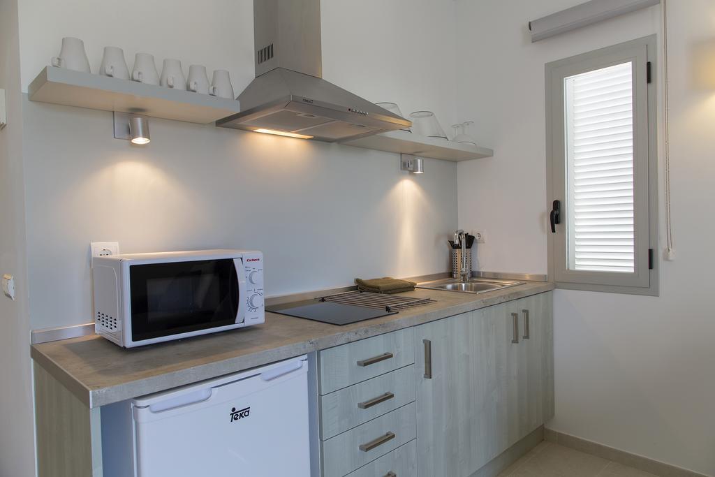 Apartamentos Proa - Emar Hotels Only Adults Es Pujols Ngoại thất bức ảnh