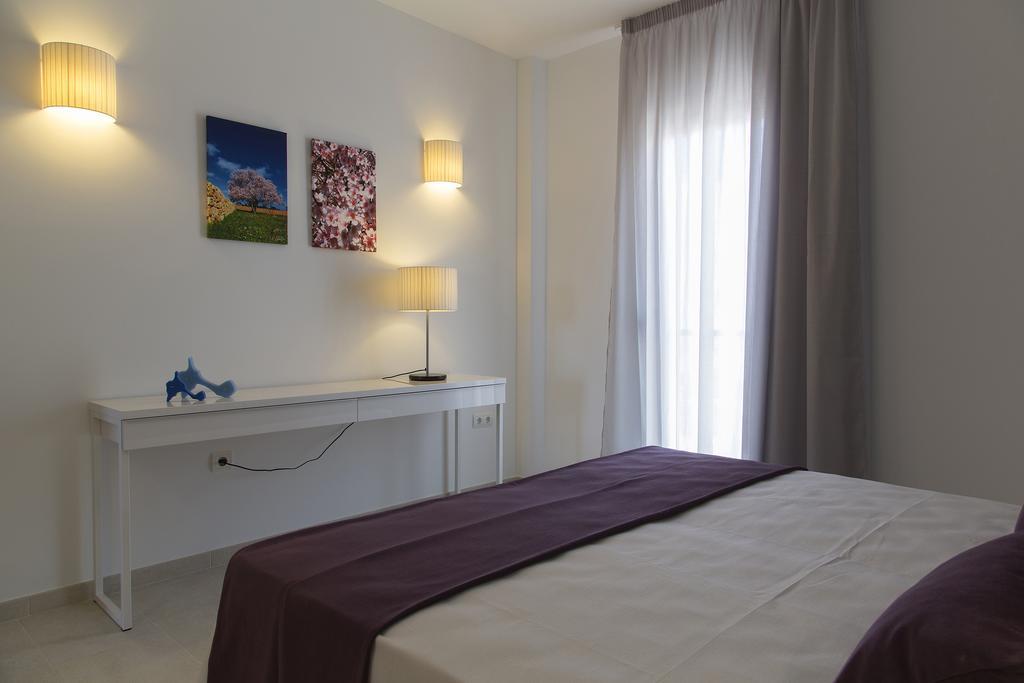 Apartamentos Proa - Emar Hotels Only Adults Es Pujols Phòng bức ảnh